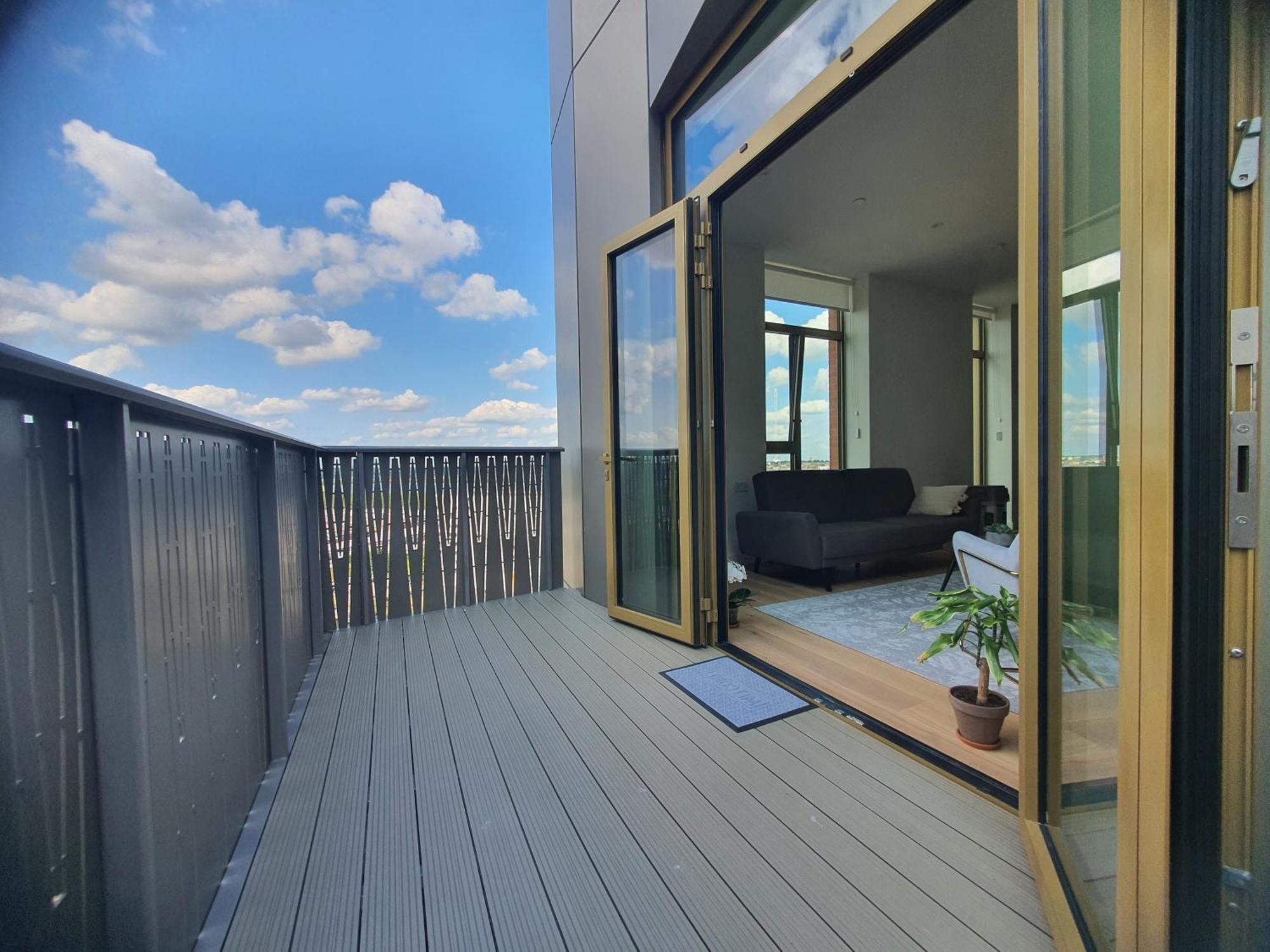 Cozy With Private Bathroom In Luxurious Flat Accommodatie bij particulieren
