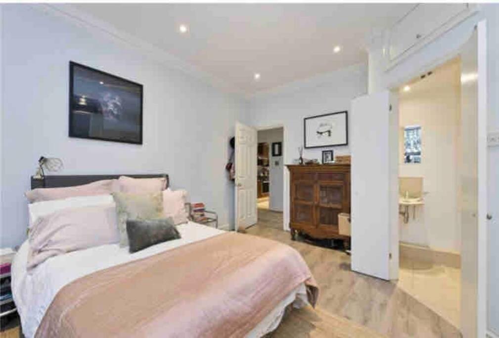 Beautiful 2 Bed/ 2 Bath Notting Hill Garden Flat Apartment *