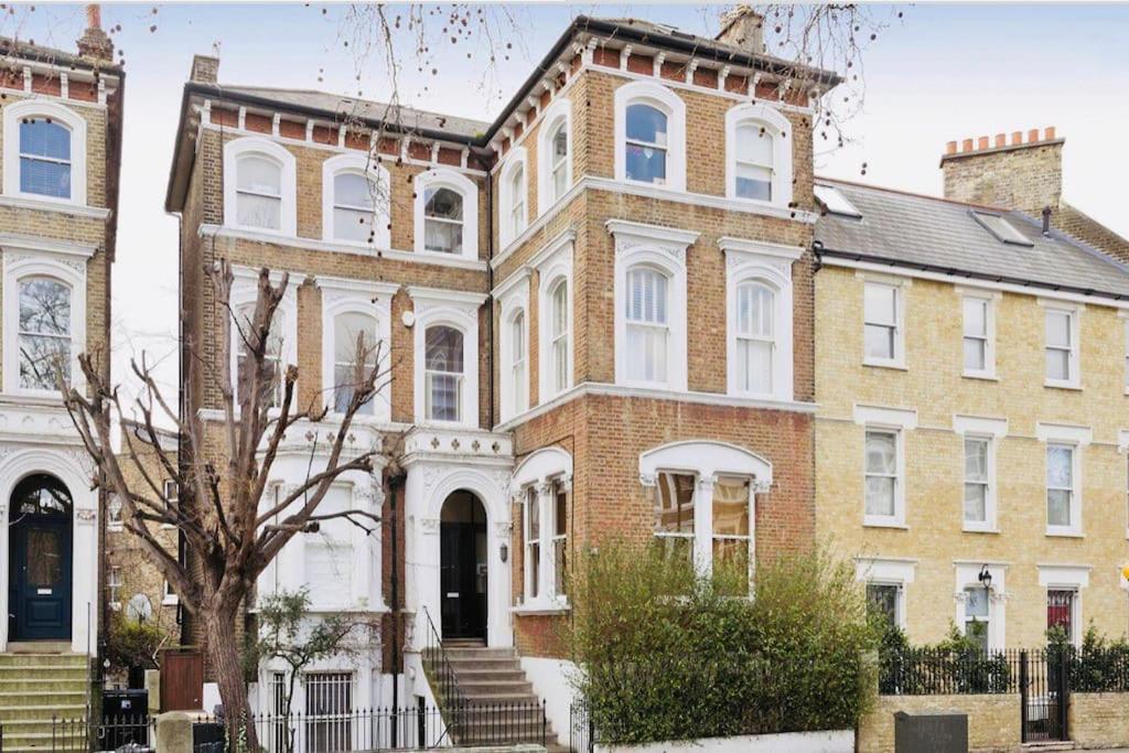Apartment Beautiful 2 Bed/ 2 Bath Notting Hill Garden Flat *