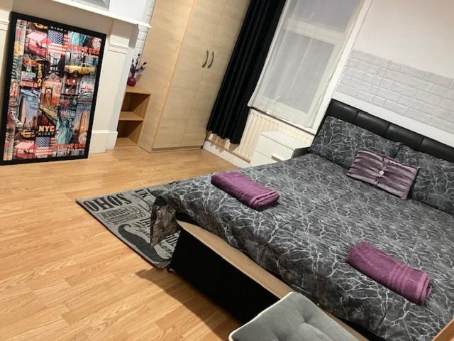 Homestay Comfy Rooms. Shared East Homestay.