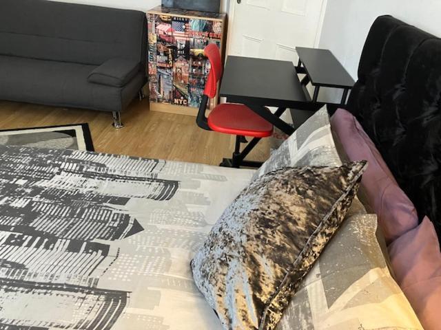 Homestay Comfy Rooms. Shared East Homestay.