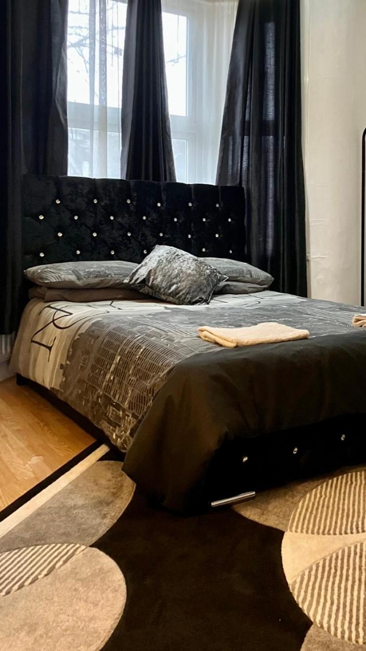 Homestay Comfy Rooms. Shared East Homestay.