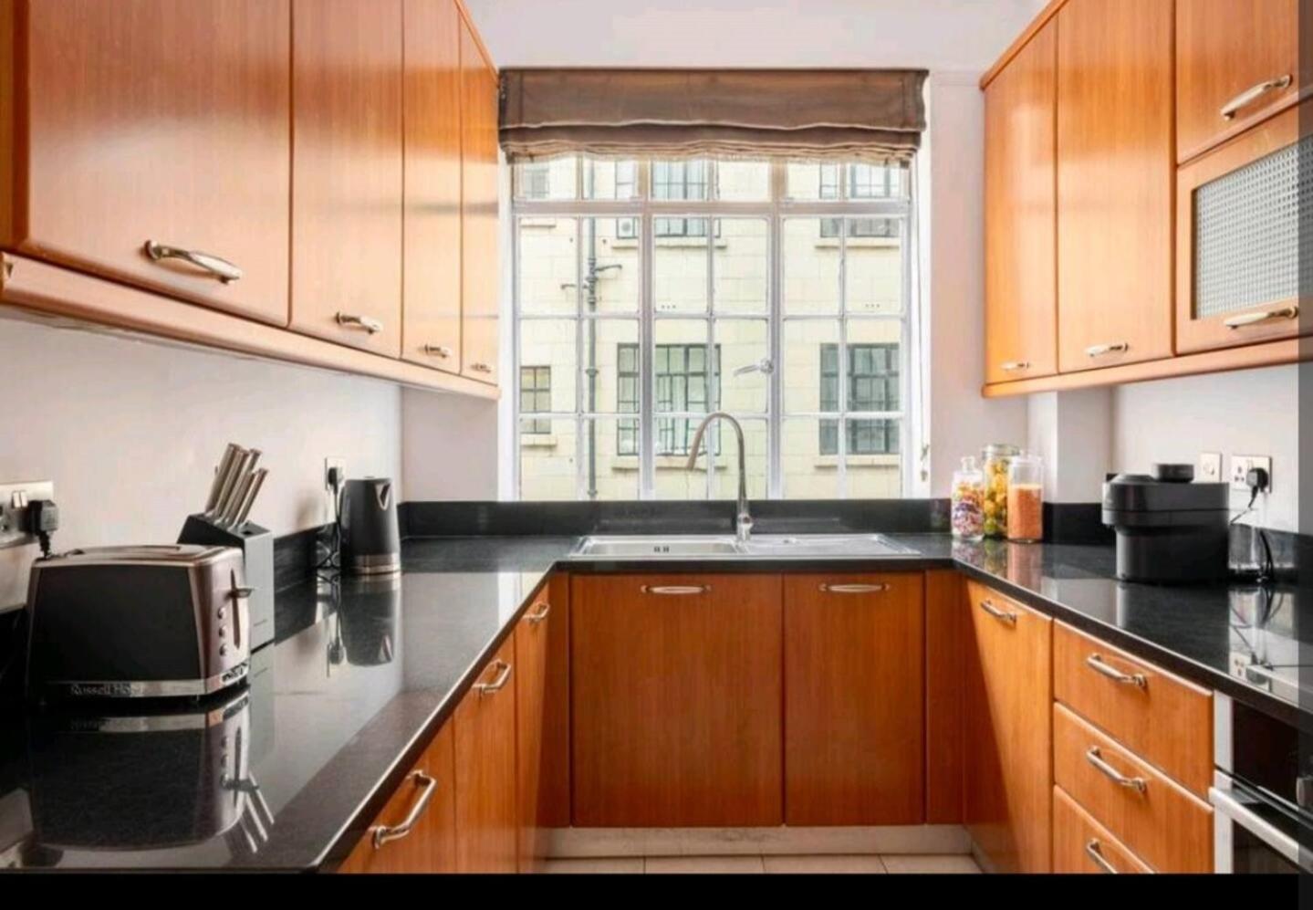 Luxury 4 Bed Knights Bridge Leilighet London