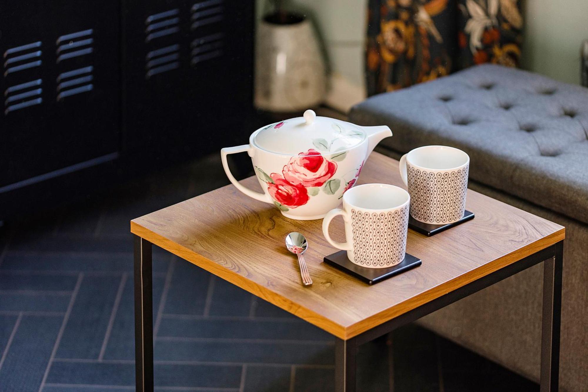Warm And Welcoming In Putney By Underthedoormat London