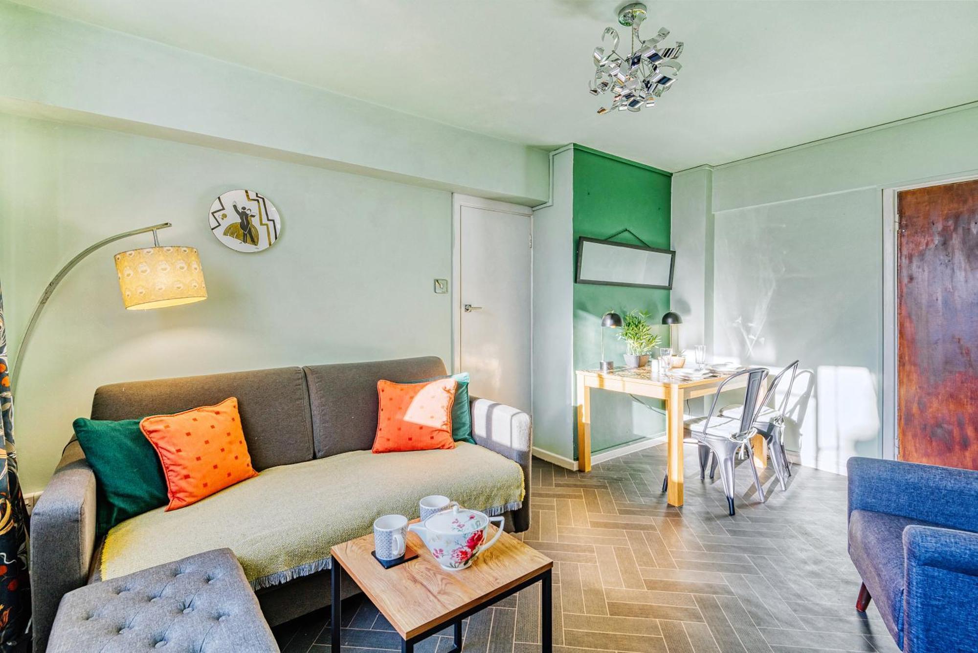 Warm And Welcoming In Putney By Underthedoormat Apartment