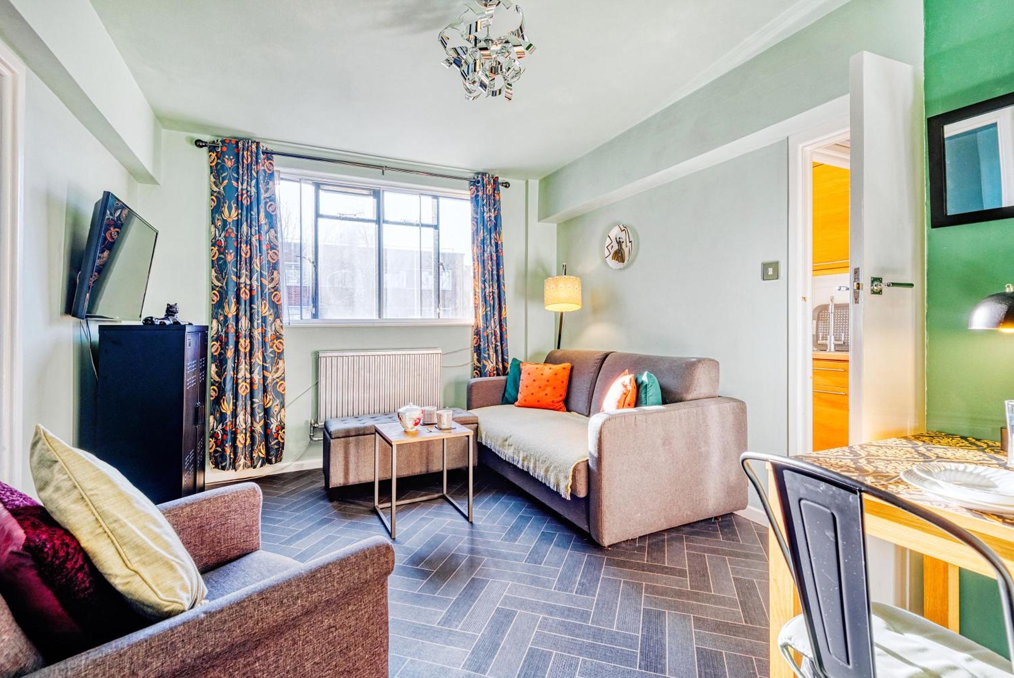 Warm And Welcoming In Putney By Underthedoormat Apartment London