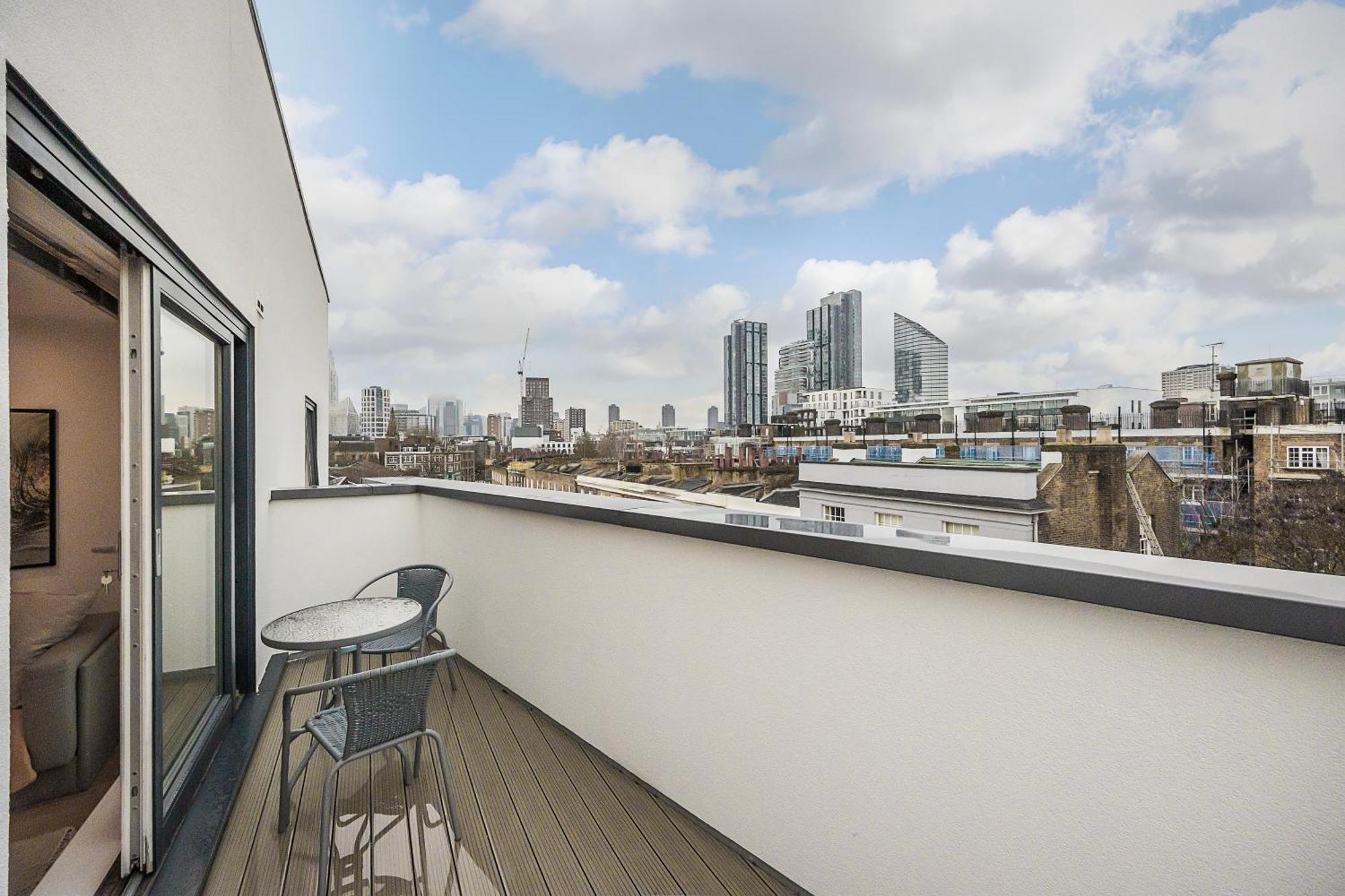 Apartment Urban Oasis With Views In Old St London