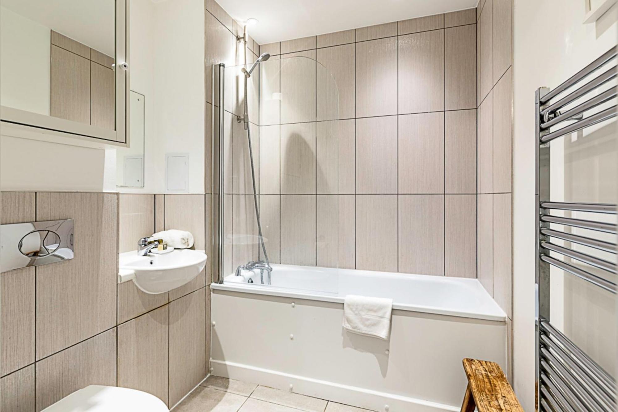 Spacious And Trendy Shoreditch Flat Apartment London