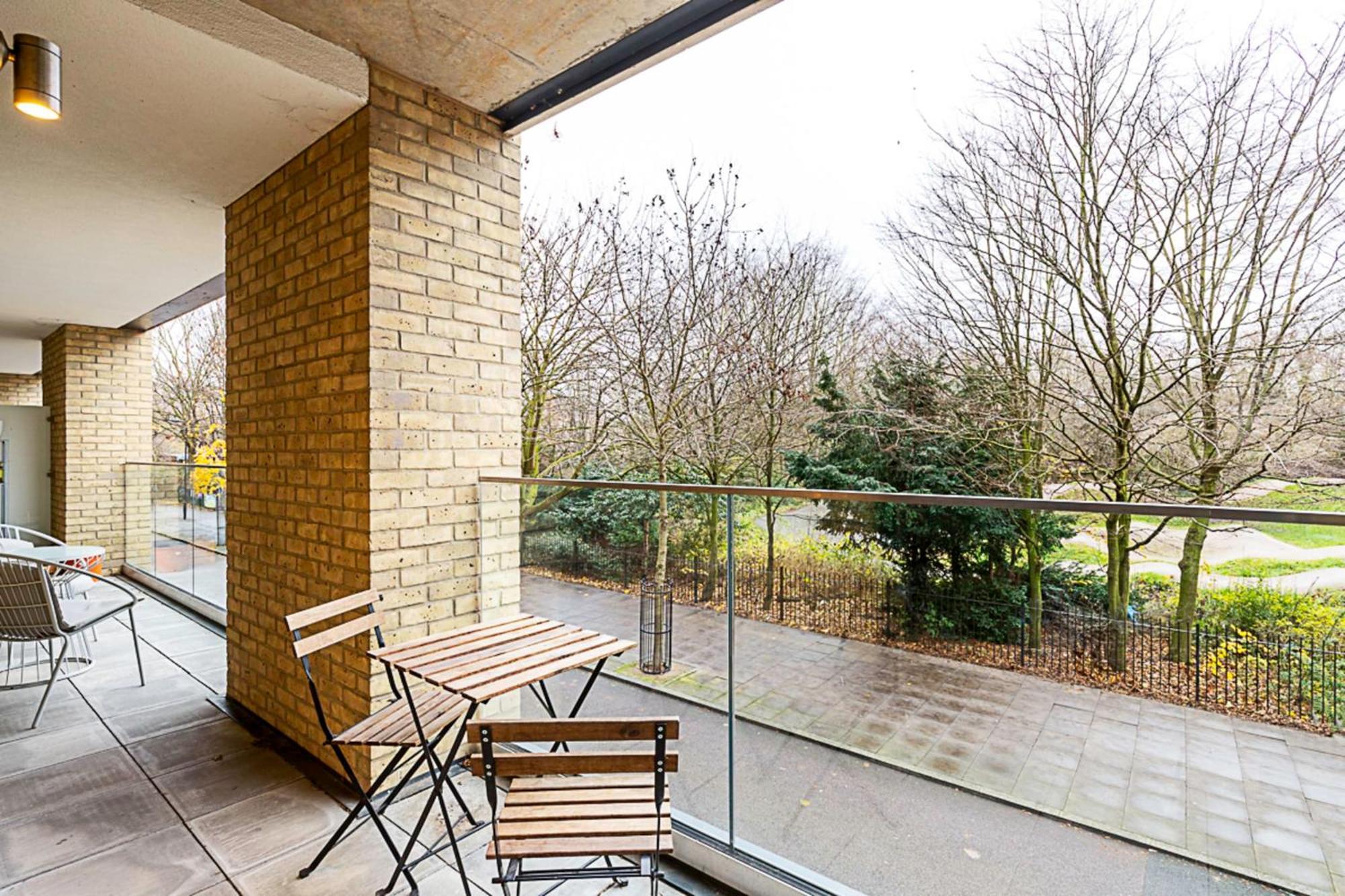 Spacious And Trendy Shoreditch Flat