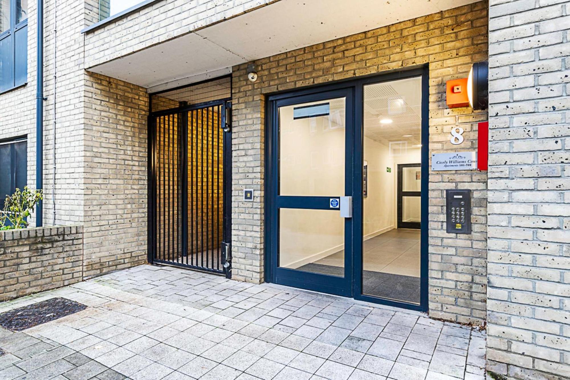 Spacious And Trendy Shoreditch Flat *