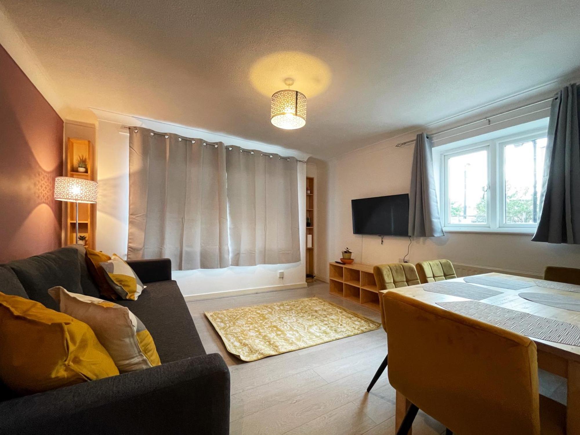 Rebecca Place At Whitechapel - 2 Double Beds, 1 Sofa Bed, Max 5 People Apartment