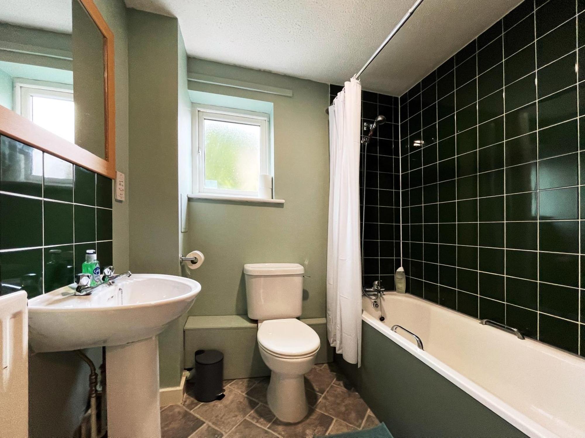Rebecca Place At Whitechapel - 2 Double Beds, 1 Sofa Bed, Max 5 People *