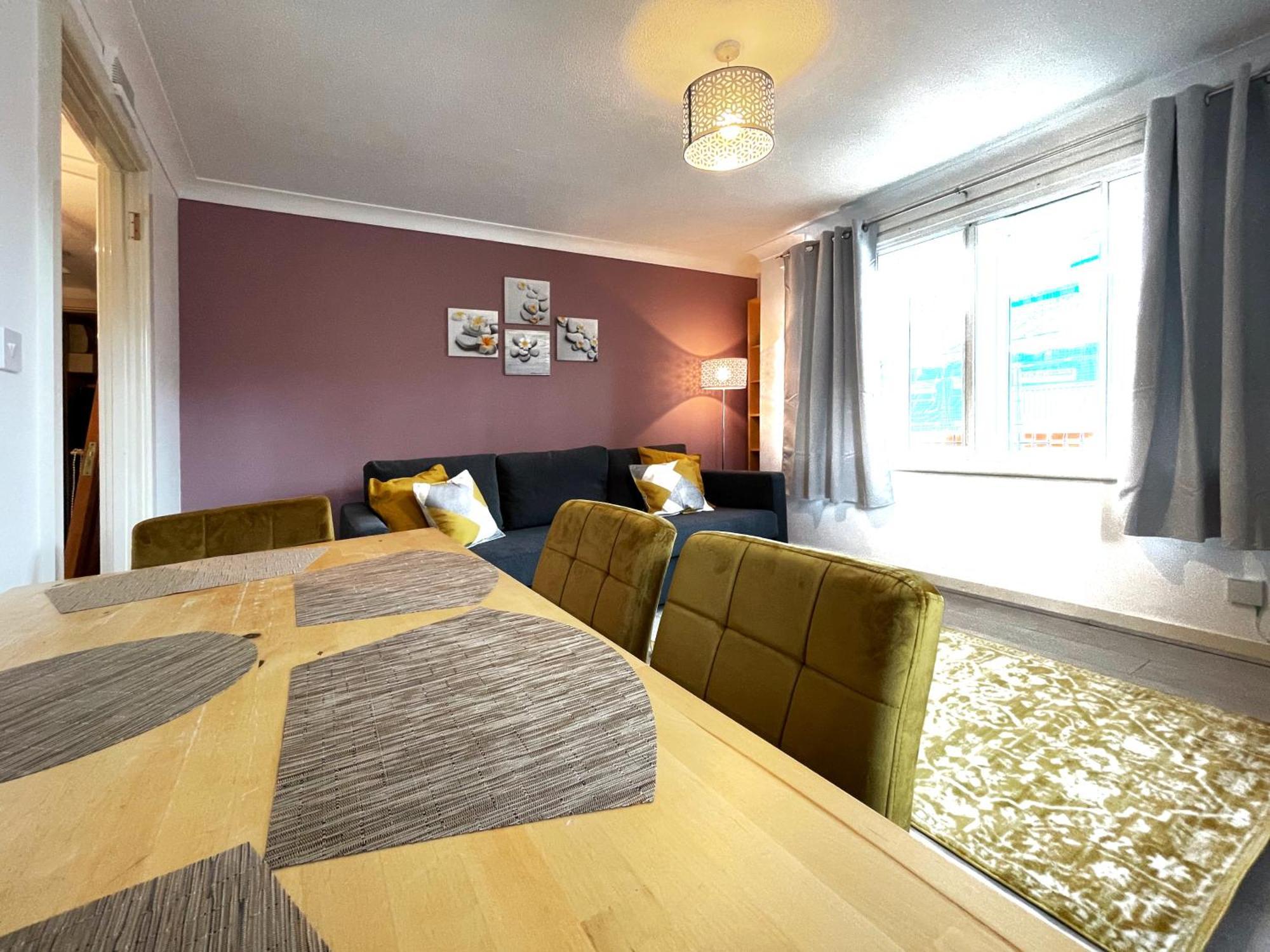 Apartment Rebecca Place At Whitechapel - 2 Double Beds, 1 Sofa Bed, Max 5 People