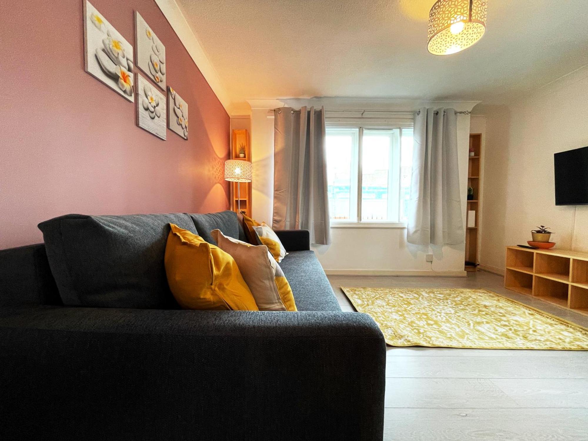 Rebecca Place At Whitechapel - 2 Double Beds, 1 Sofa Bed, Max 5 People Apartment London