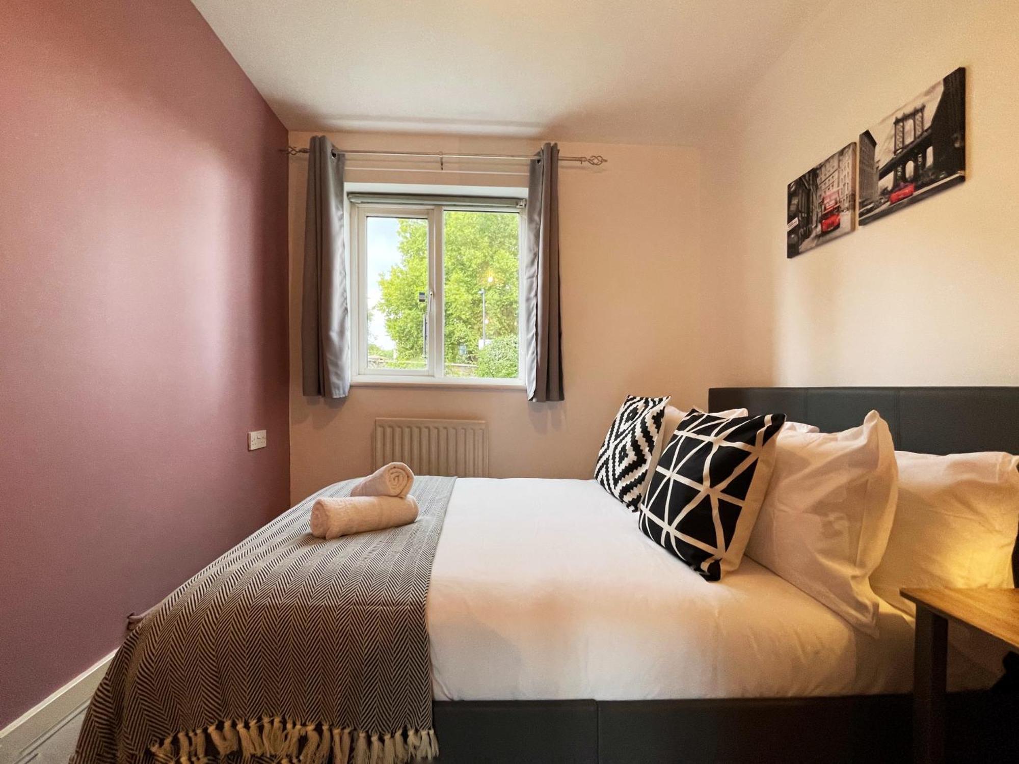 Apartment Rebecca Place At Whitechapel - 2 Double Beds, 1 Sofa Bed, Max 5 People