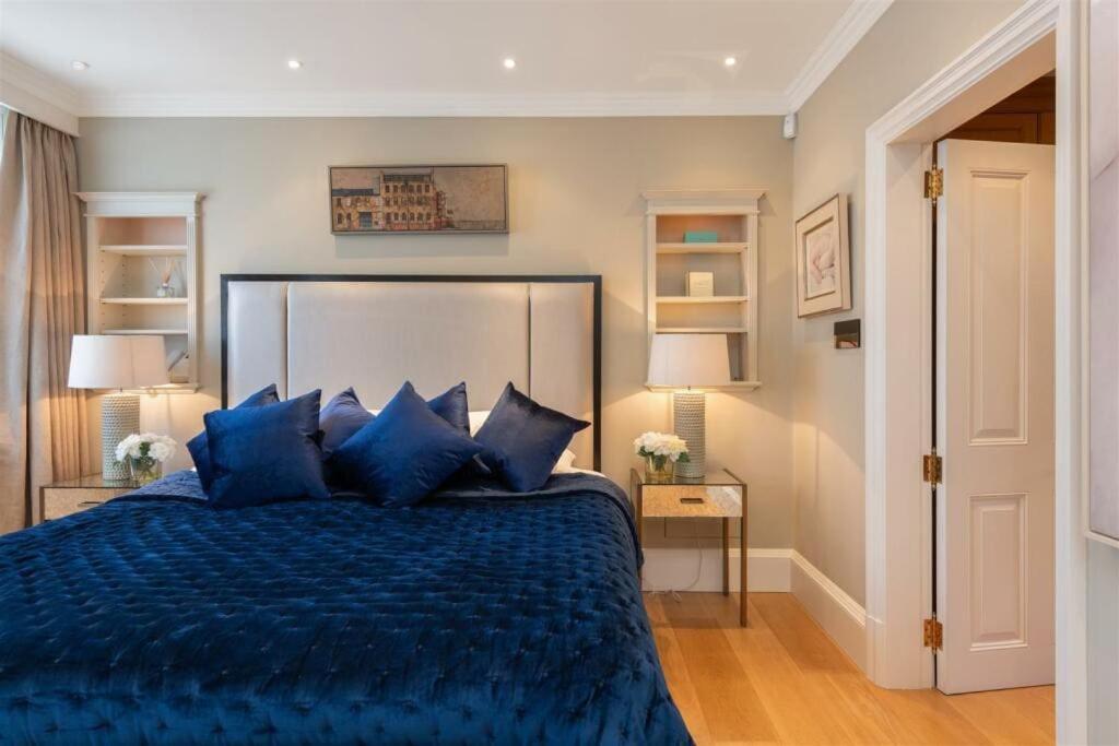 Elegantly Designed Belgravia Townhouse Leilighet *