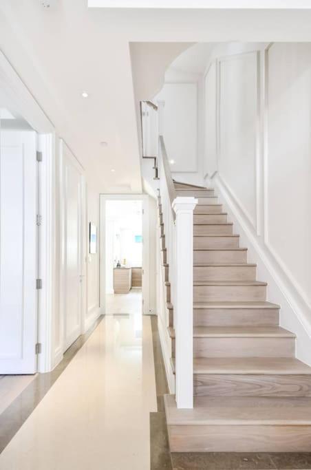 Leilighet Elegantly Designed Belgravia Townhouse