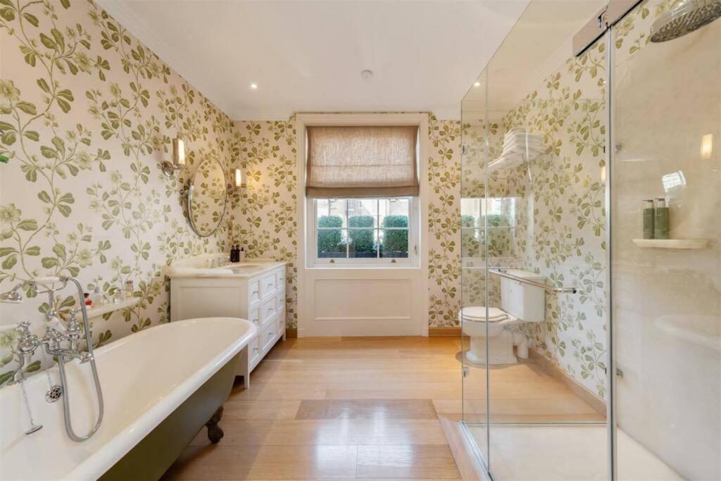 Leilighet Elegantly Designed Belgravia Townhouse London