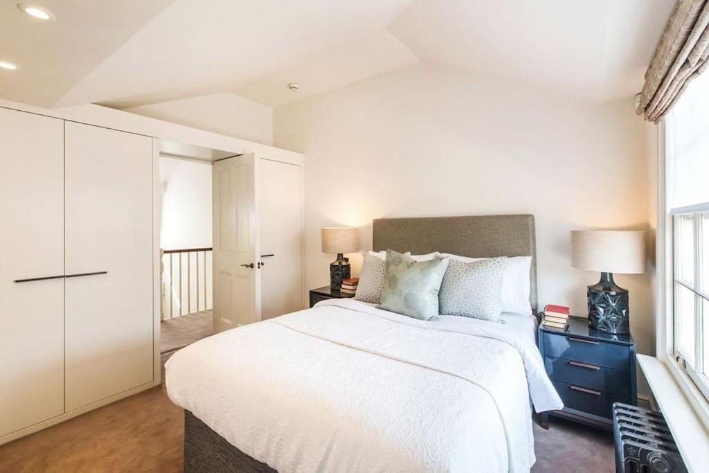 Leilighet Elegantly Designed Belgravia Townhouse London