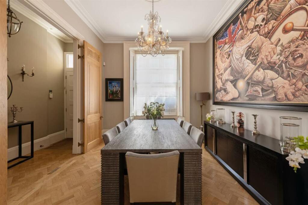 Leilighet Elegantly Designed Belgravia Townhouse