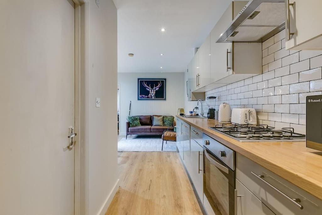 Chic 3 Bedroom Brixtonclapham Near Tube Apartment