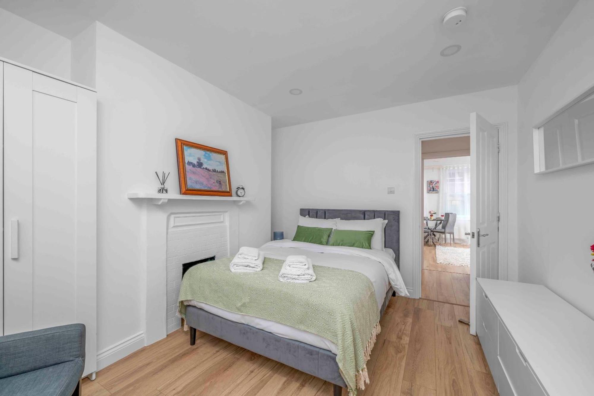 Brick Lane, - Lovely One Bedroom *