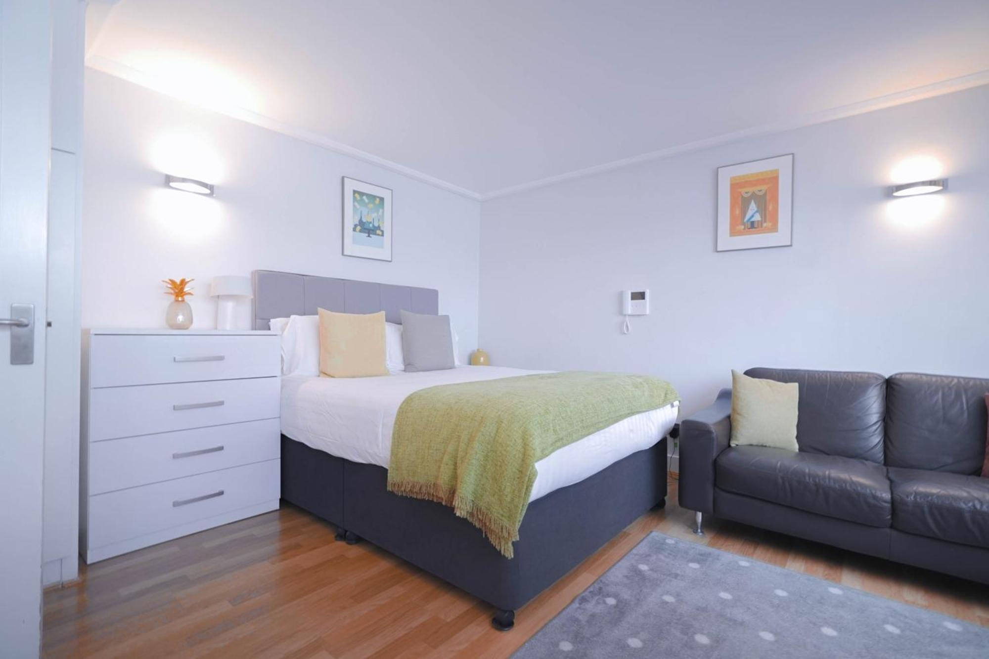 Camden Serviced By Globe Apartment *