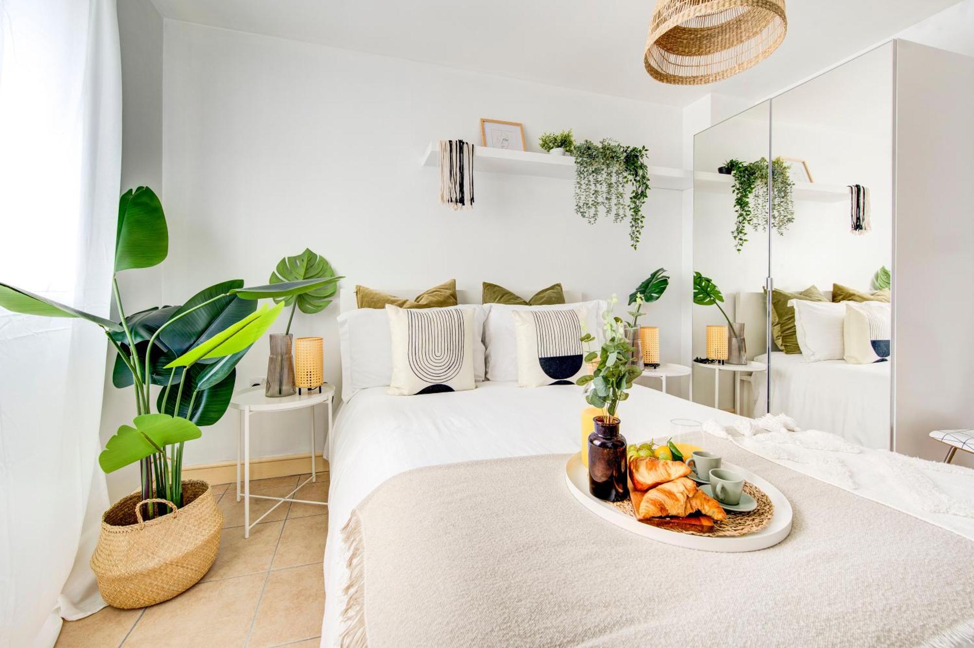 2-bed 2-bath Tower Bridge Gem, Sleeps 8 *