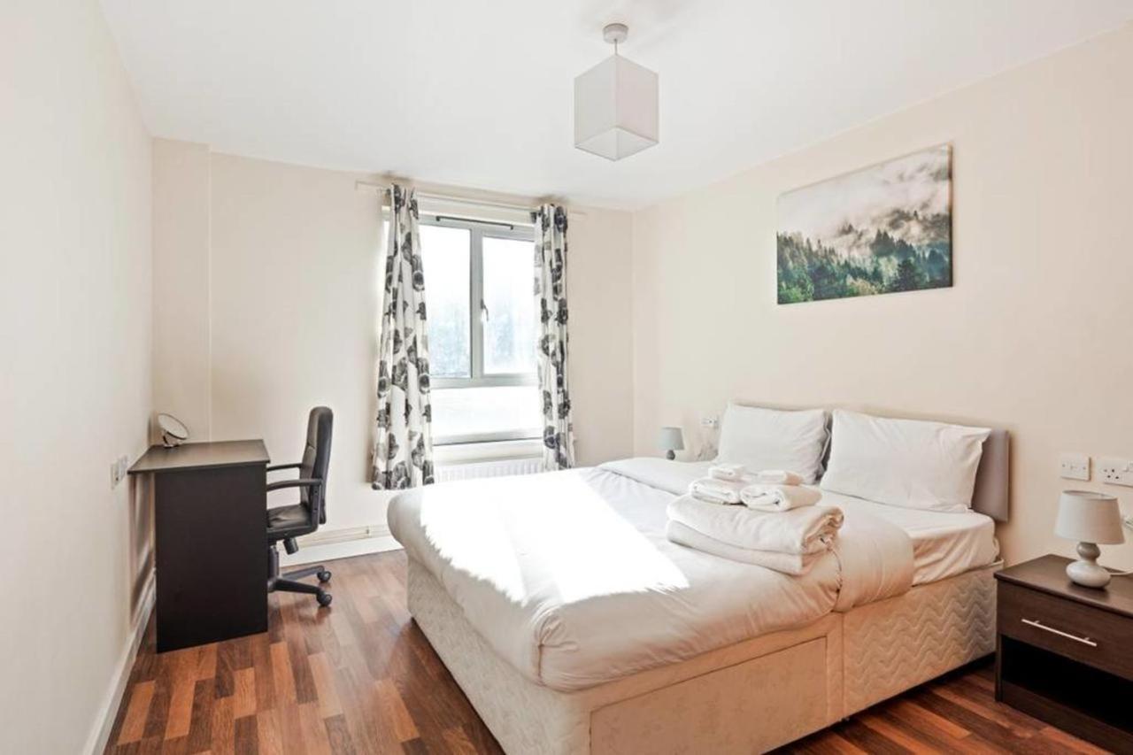 Bright & Immense 2 Bdr Flat Near Excel Center *