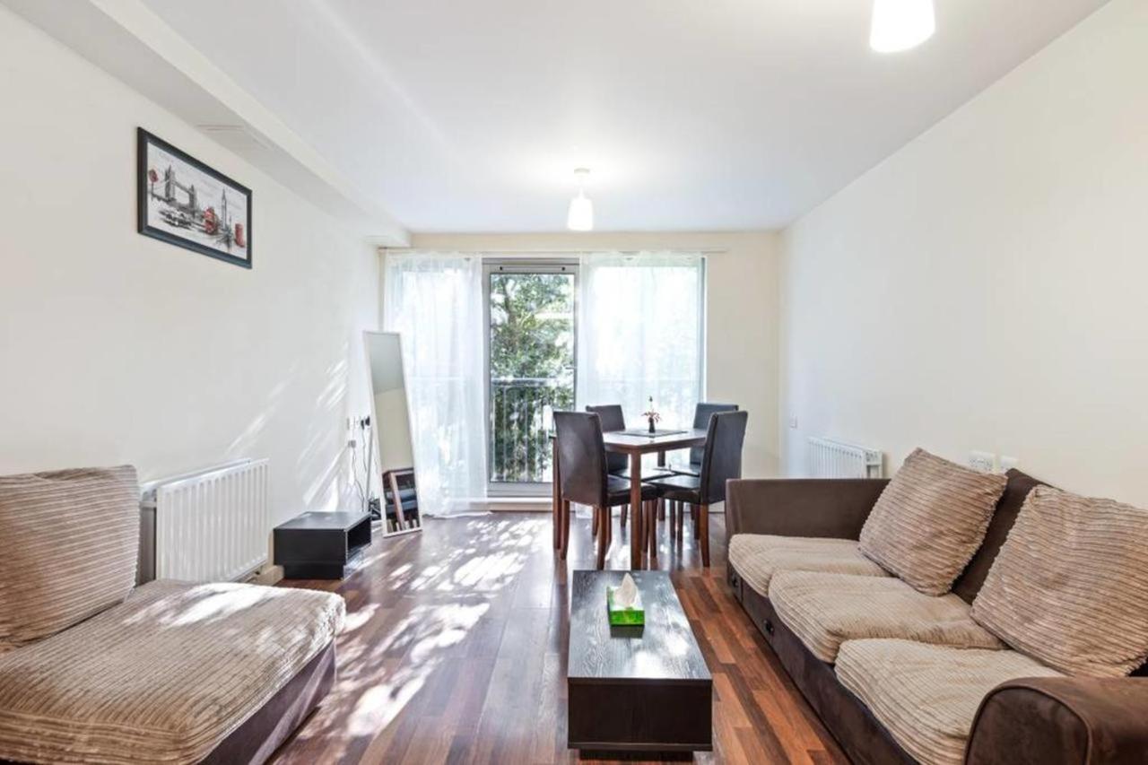 Appartement Bright & Immense 2 Bdr Flat Near Excel Center Londen