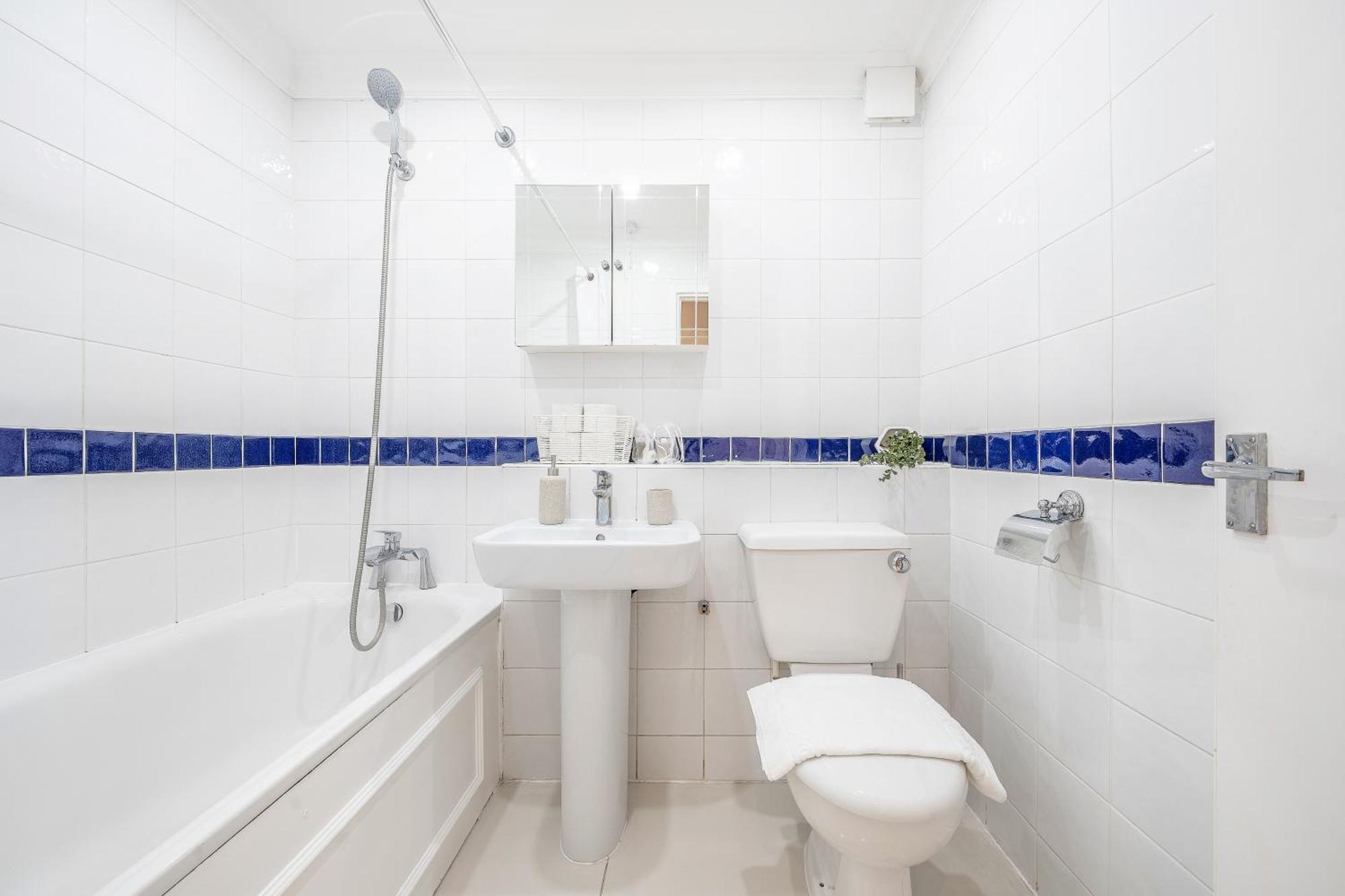 Stunning Flat On King's Road, Chelsea With Balcony Londen