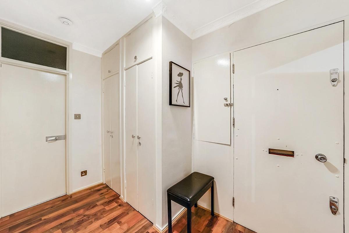 Spacious 1 Bed Next To Baker St Apartment *