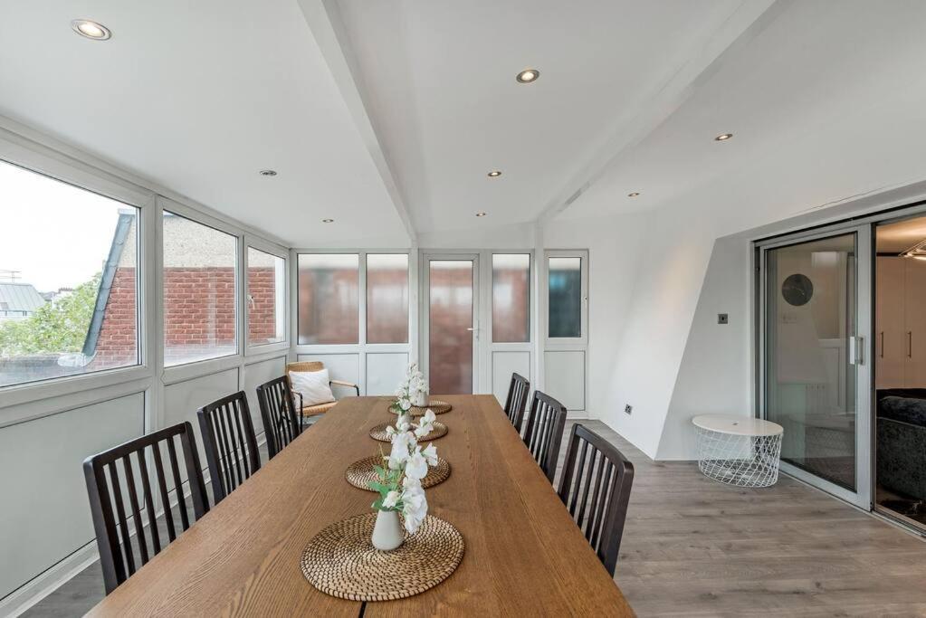 Superb Penthouse With 2 Bathrooms And Roof Terrace