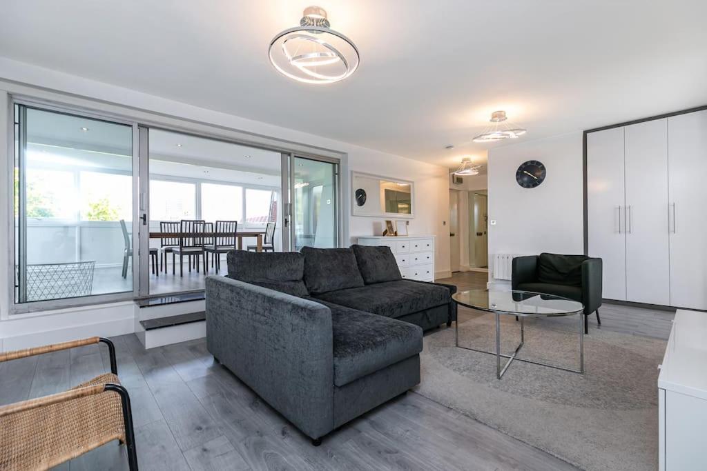 Apartment Superb Penthouse With 2 Bathrooms And Roof Terrace London