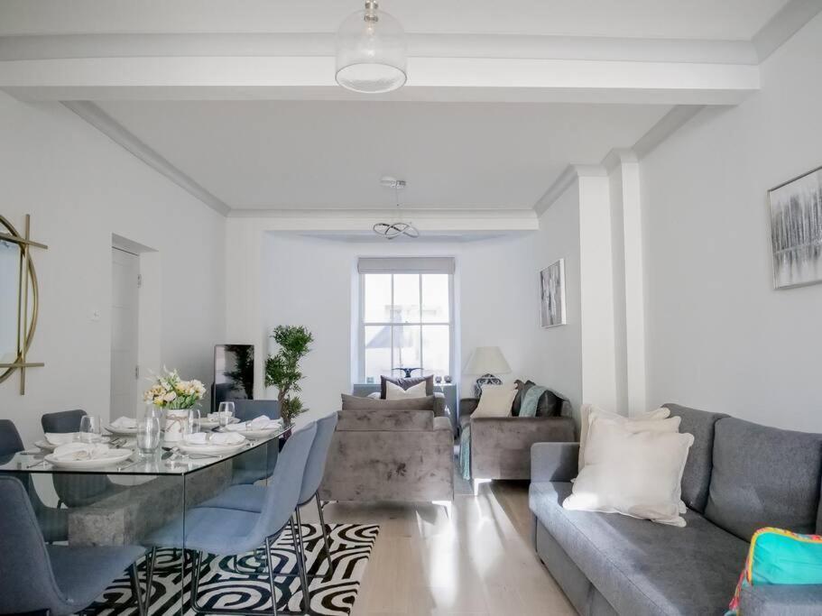 Super Spacious 3 Bedroom And 3 Bathroom London