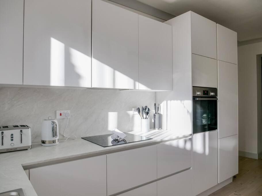 Apartment Super Spacious 3 Bedroom And 3 Bathroom