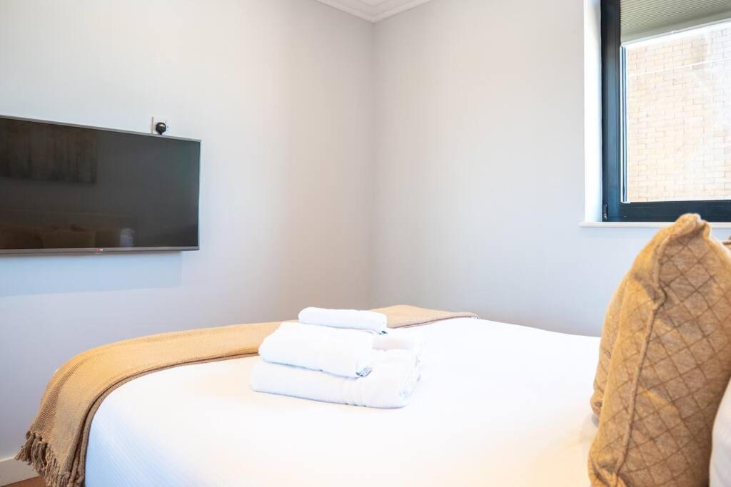 Stunning Views Modern Decor Flat In Kensington Leilighet London