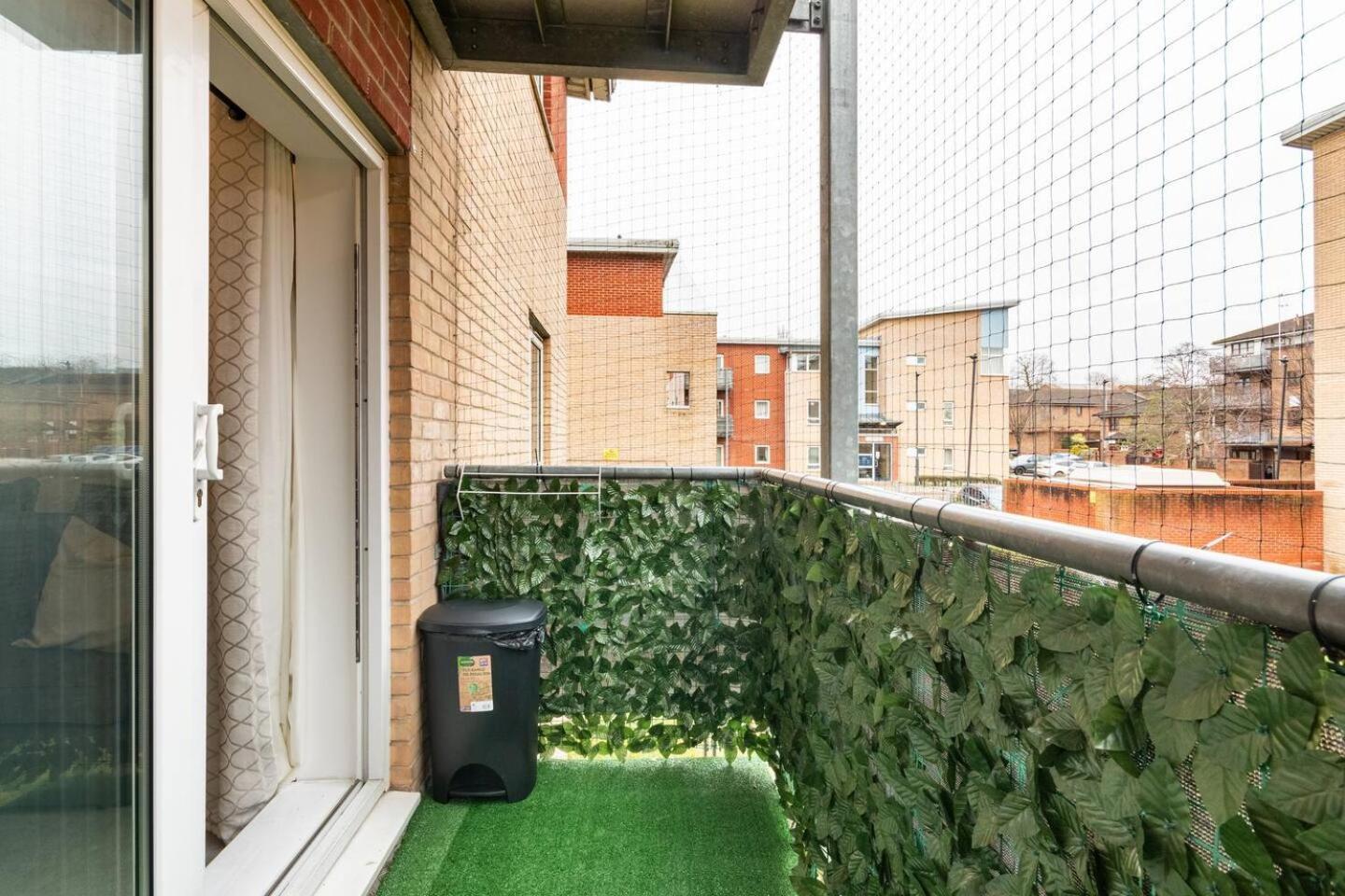 Live The Wembley Buzz! Stylish Flat Near Station & Amenities * Londres