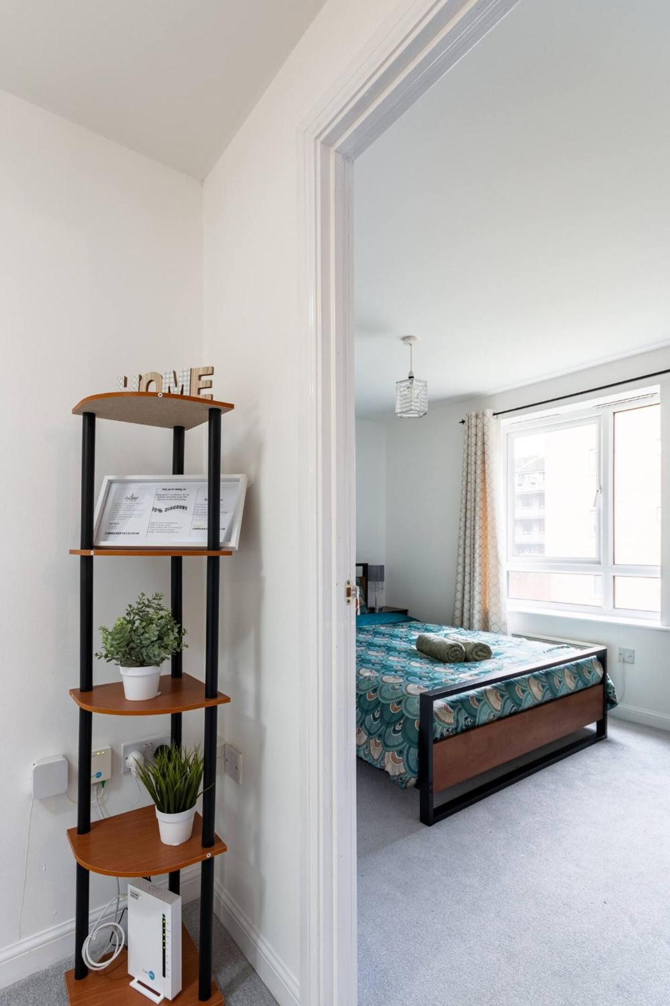 Live The Wembley Buzz! Stylish Flat Near Station & Amenities Apartamento Londres