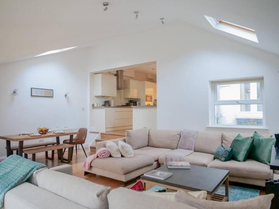 Leilighet Charming Oasis With Garden *
