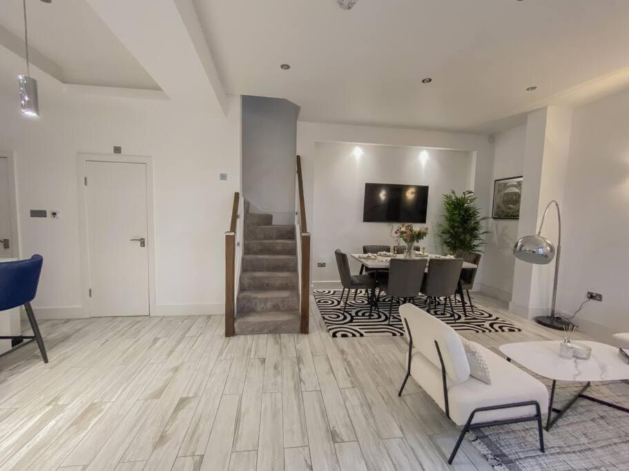 Tranquil Urban Oasis In Kensington