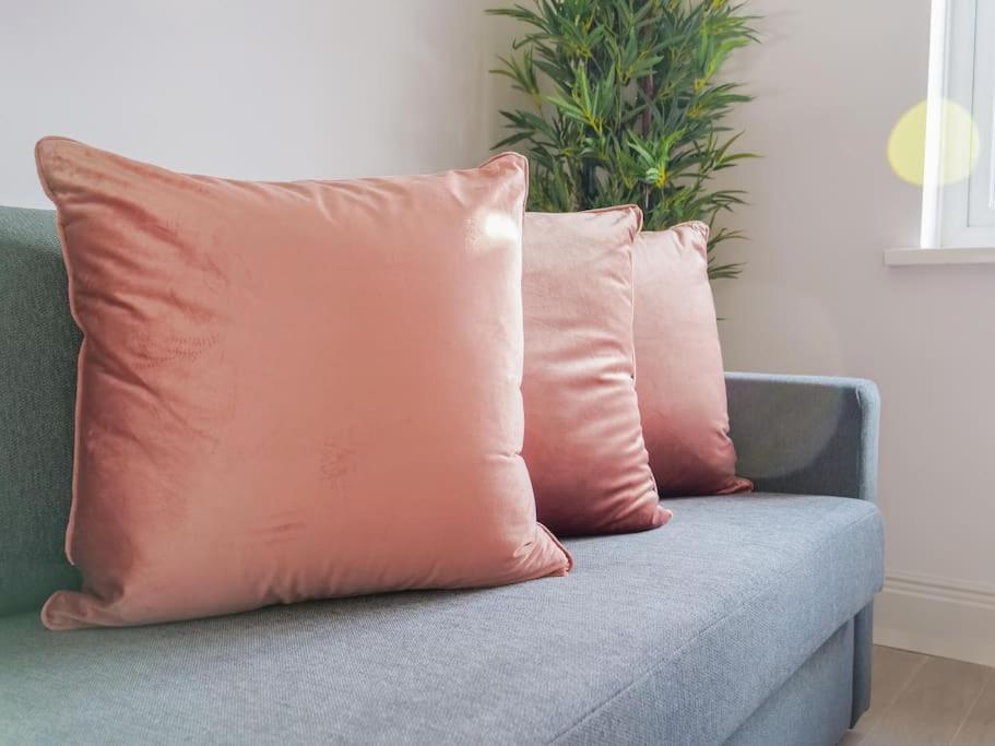 Stylish Retreat For Your Short Getaway Apartment *