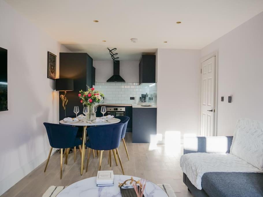 Stylish Retreat For Your Short Getaway Apartment London