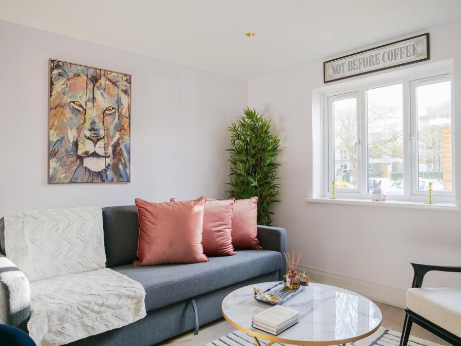 Stylish Retreat For Your Short Getaway * London