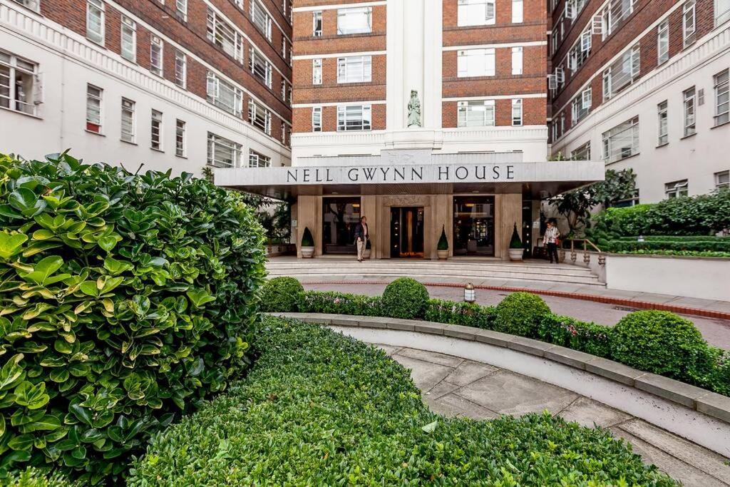 Art-deco In Very Popular Chelsea Area Apartment London