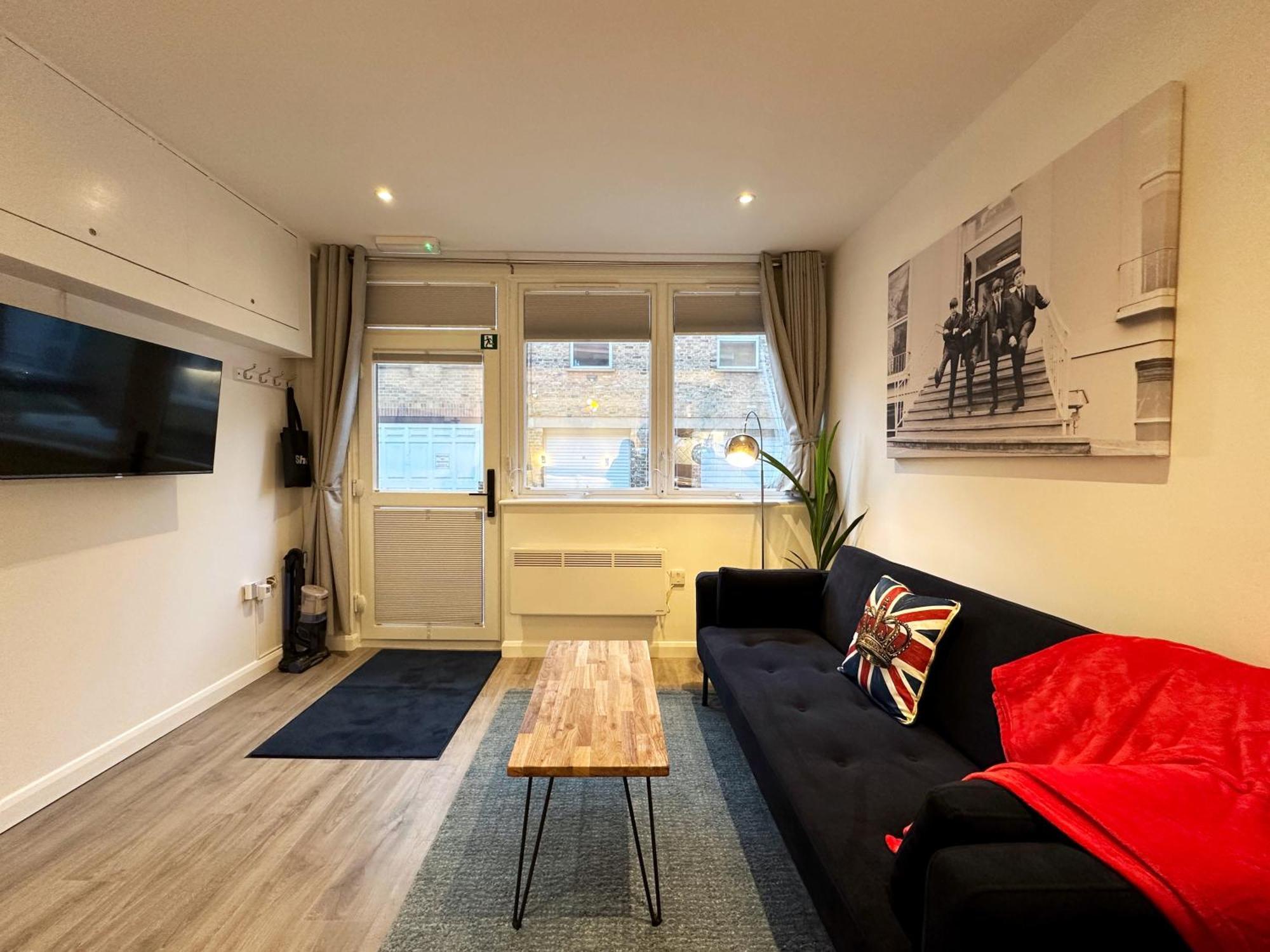 Kensington Studio Hosted By Airoperate Near Notting Hill - 1 Double Bed , 1 Sofa Bed, Ground Floor Via Private Entrance Apartment London