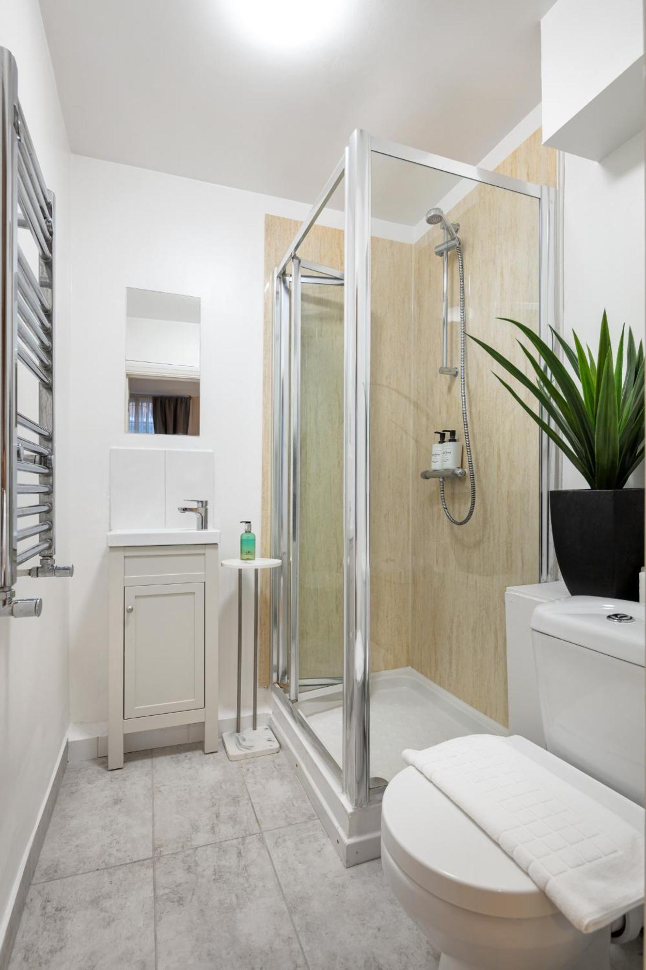 Apartment Elegant Kensington With Patio London