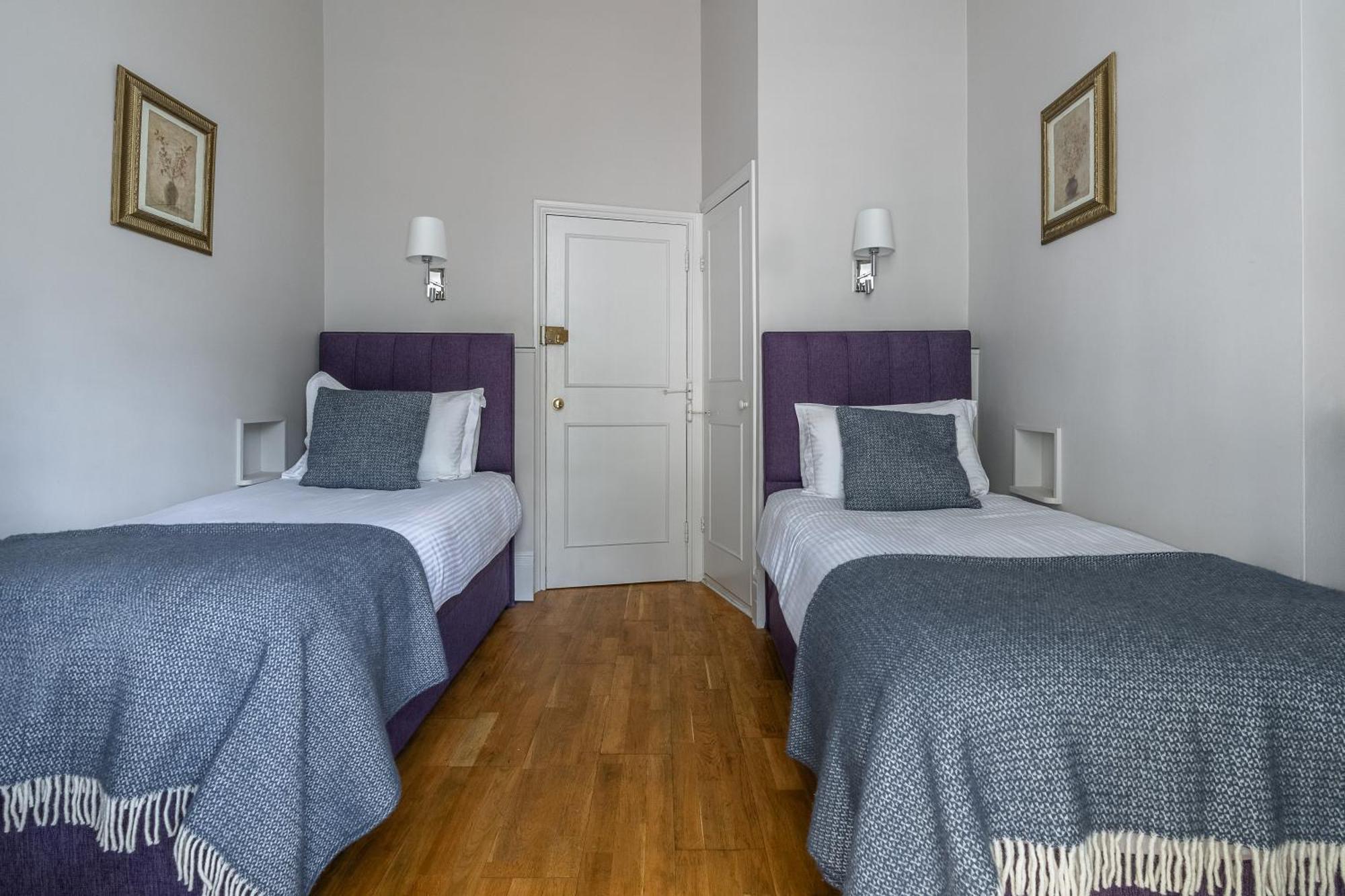 Hotell Harlingford 3*