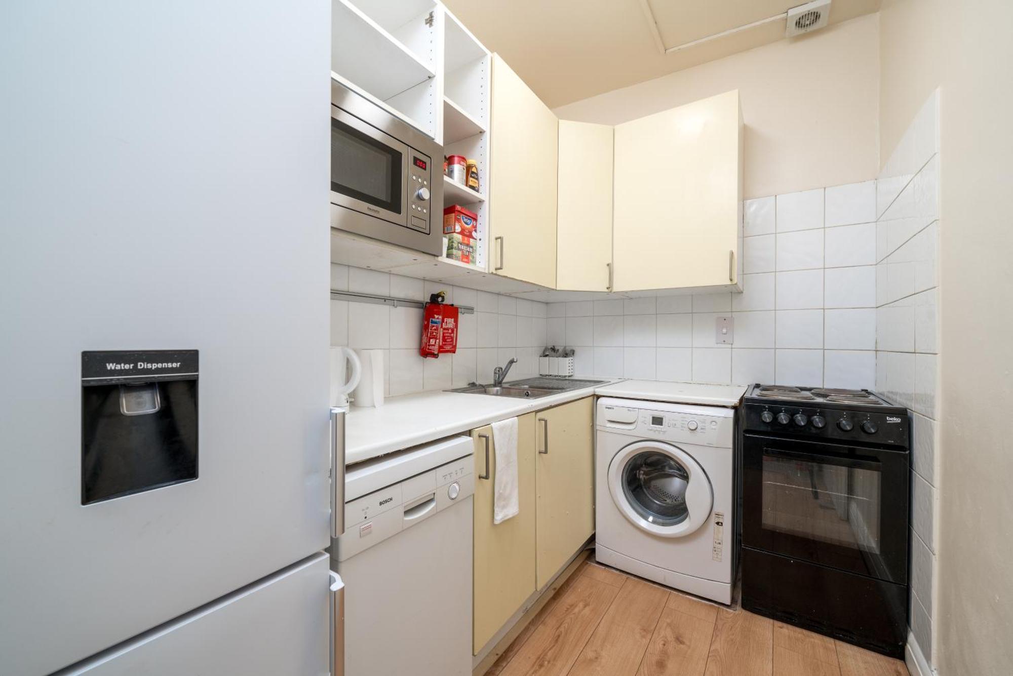 Cozy Maisonette Near Abbey Road Apartment