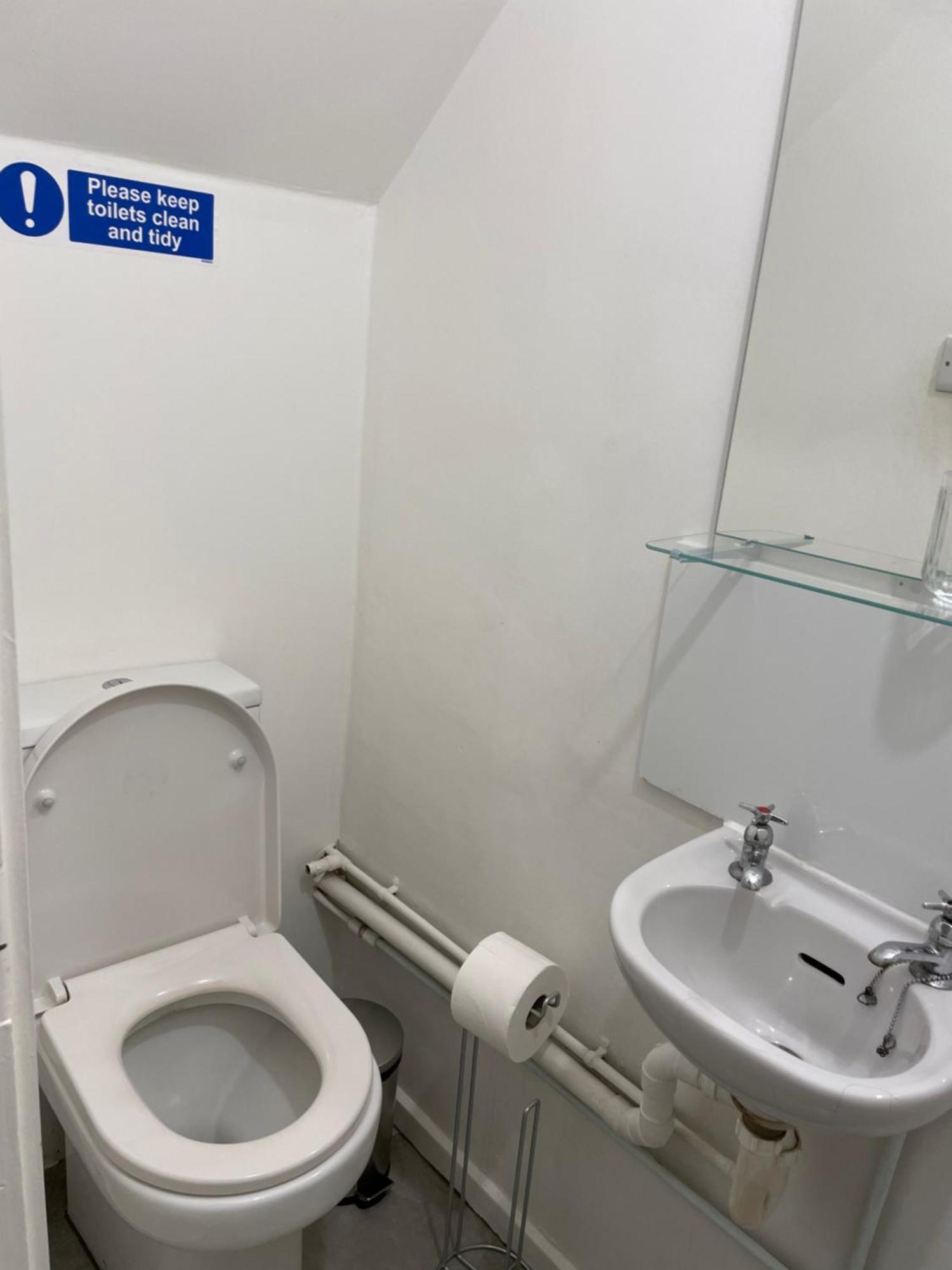Lovely Double In Euston & Square In Habitación en casa particular Londres
